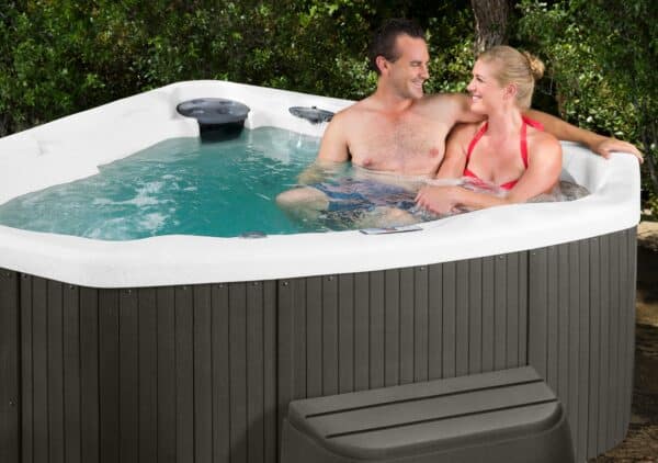 LS300_Plus-Arctic_White-Coastal_Gray-Lifestyle-Sideview-Closeup-Couple